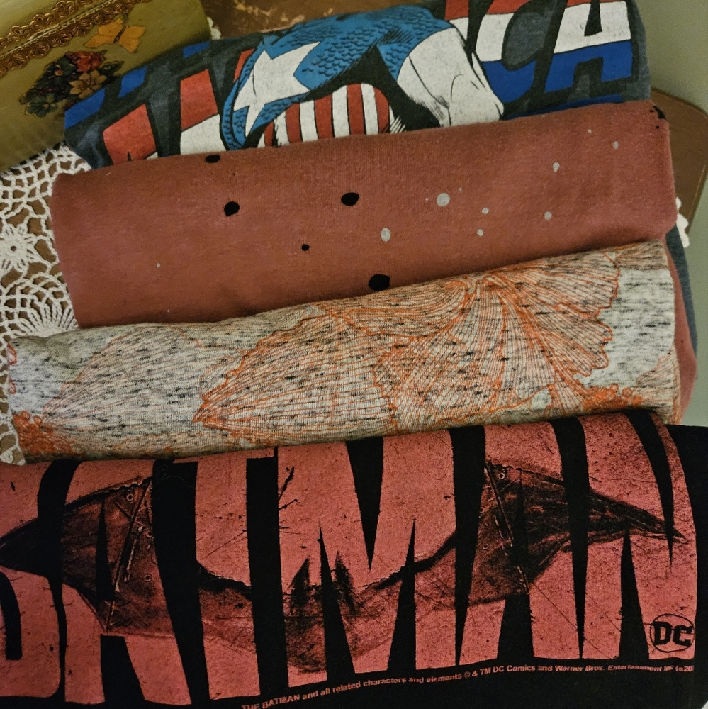 Mens Tshirt Bundle Size L Batman Etc